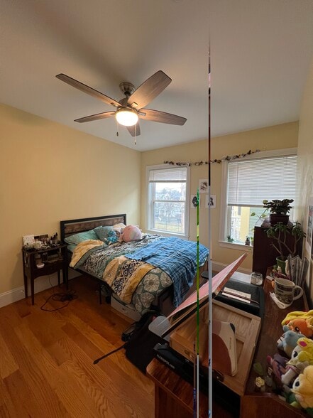 Building Photo - 118 Holland St