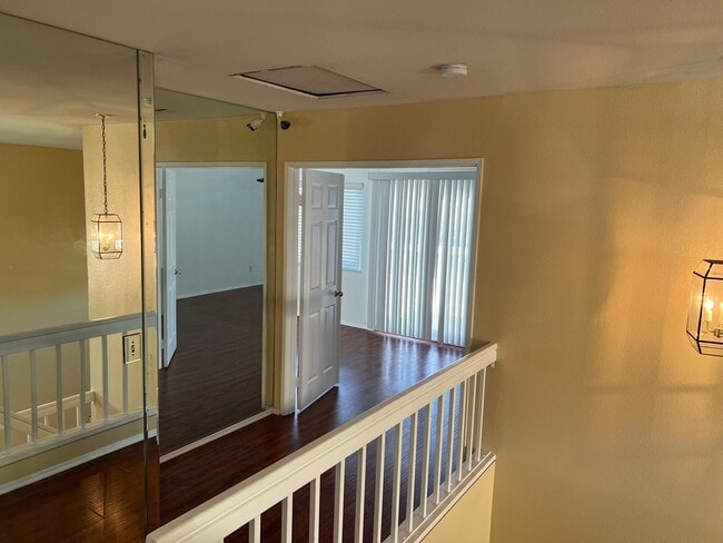 Building Photo - 15734 Willow Dr