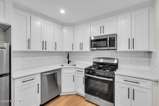 Building Photo - 18-7 Augusta Ct