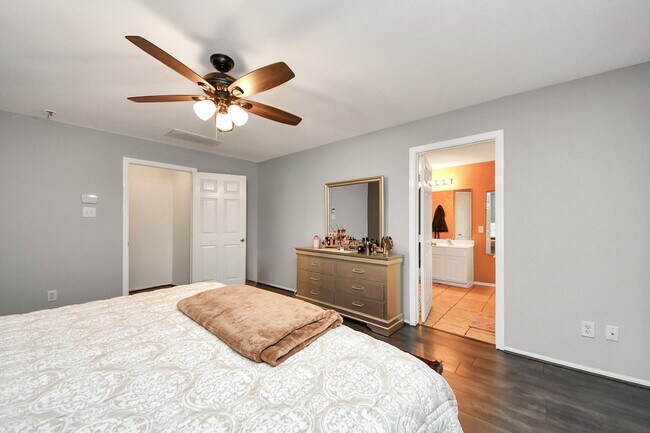 Building Photo - 8714 7 Pines Ln