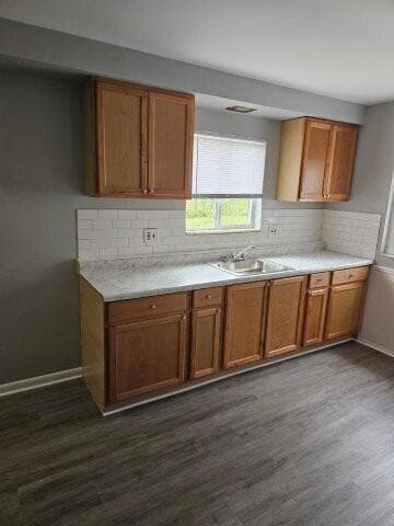Building Photo - 20260 Greenview Ave