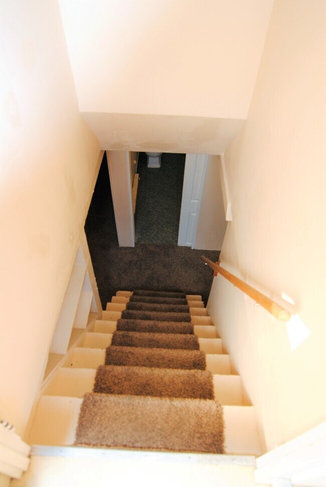 Building Photo - Charming 3 Bedroom, 2 Bath House For Rent!!