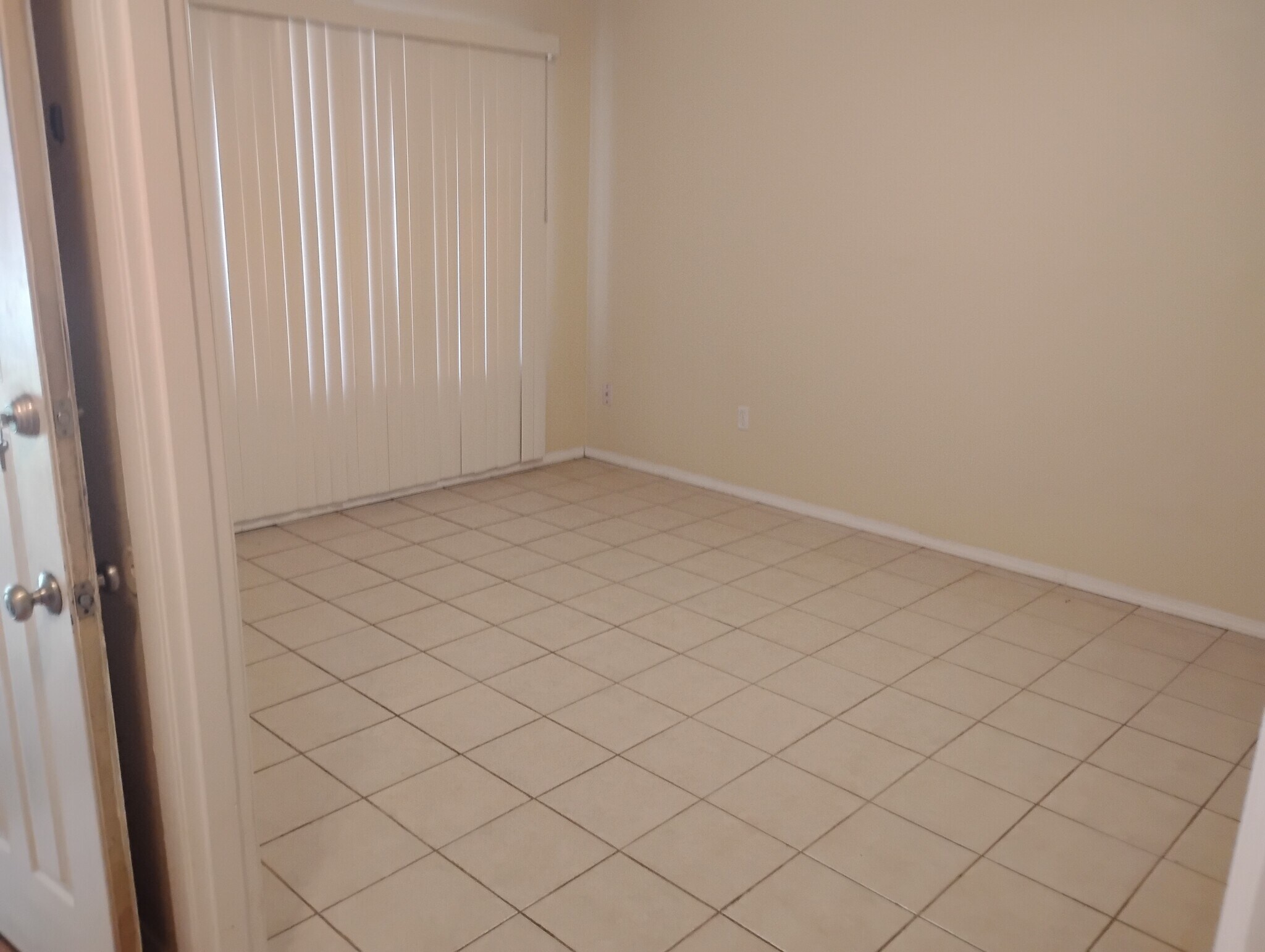 Breakfast room or office - 1106 Hillcrest Dr