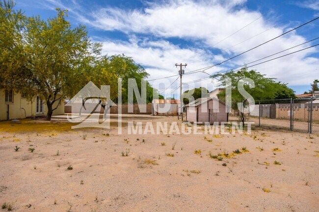 Building Photo - Quaint Home in an Established Neighborhood