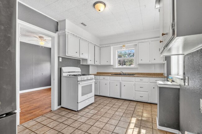 Building Photo - 2215 20th St