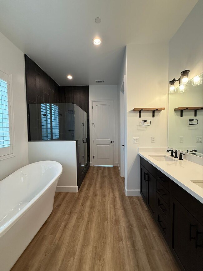 Building Photo - Executive Single-Story Living in Vintage Ranch/Rice Ranch Community