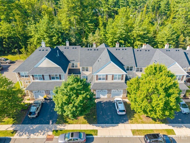 Building Photo - 12 Scarlet Oak Dr