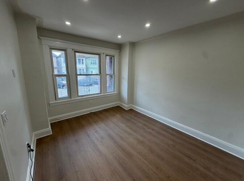 Building Photo - 22 Stegman St