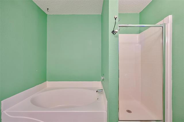 Building Photo - 907 Clear Creek Dr
