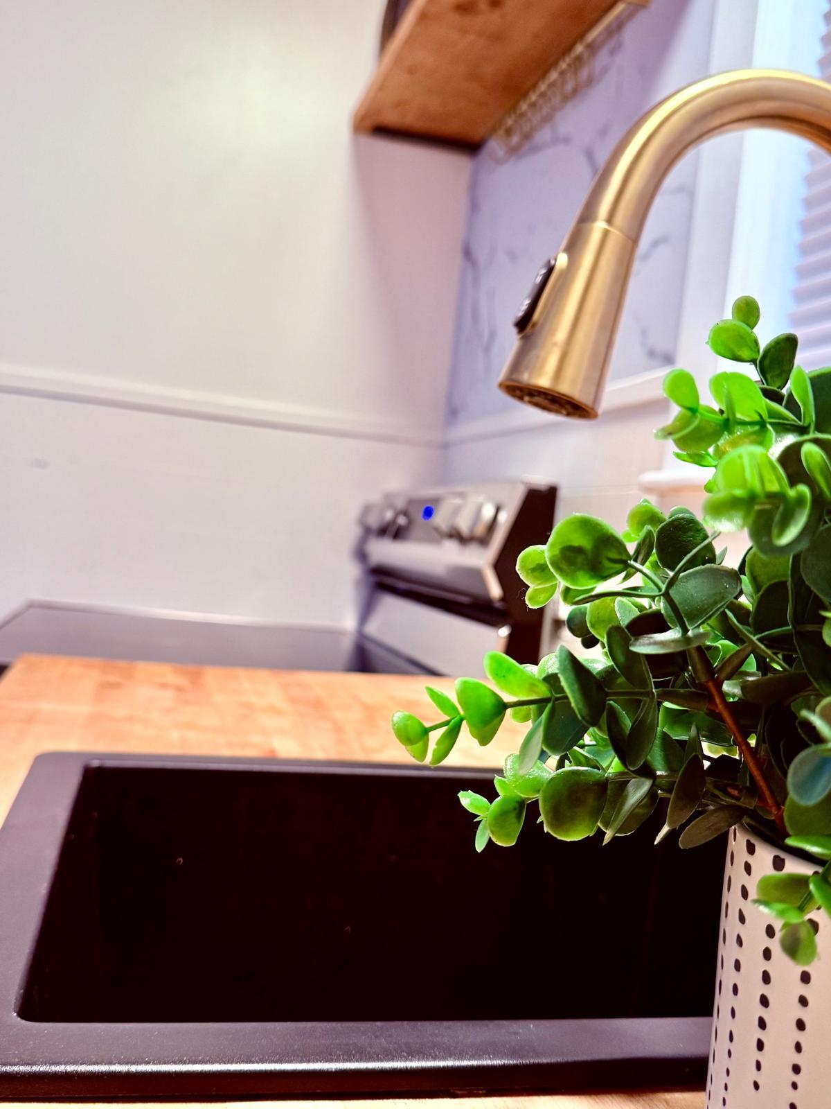 Building Photo - 163 Broadway