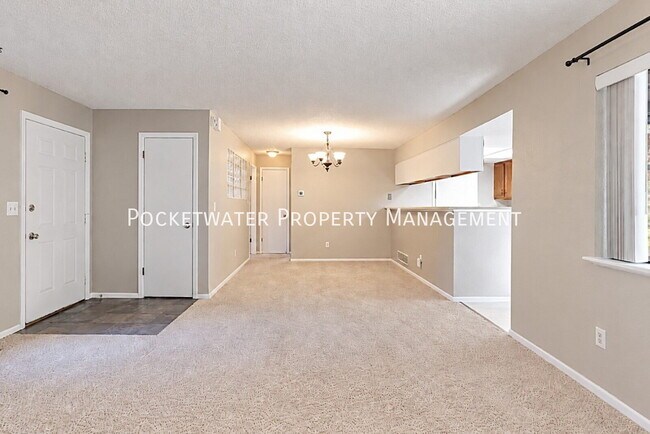 Building Photo - 6225 Willow Ln