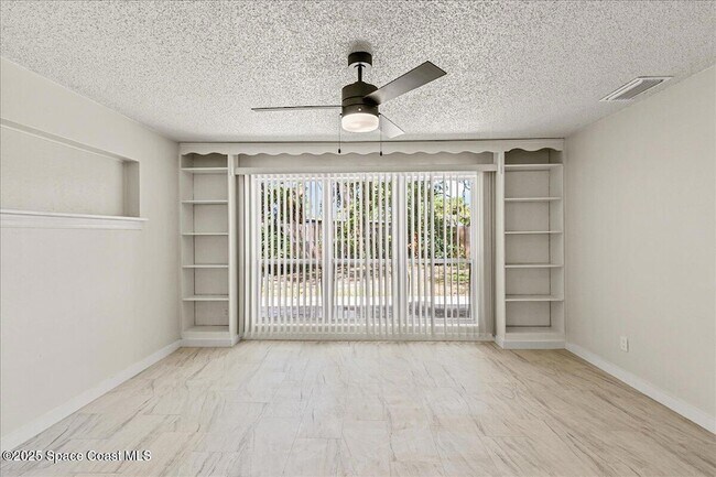 Building Photo - 1104 Azalea Ln