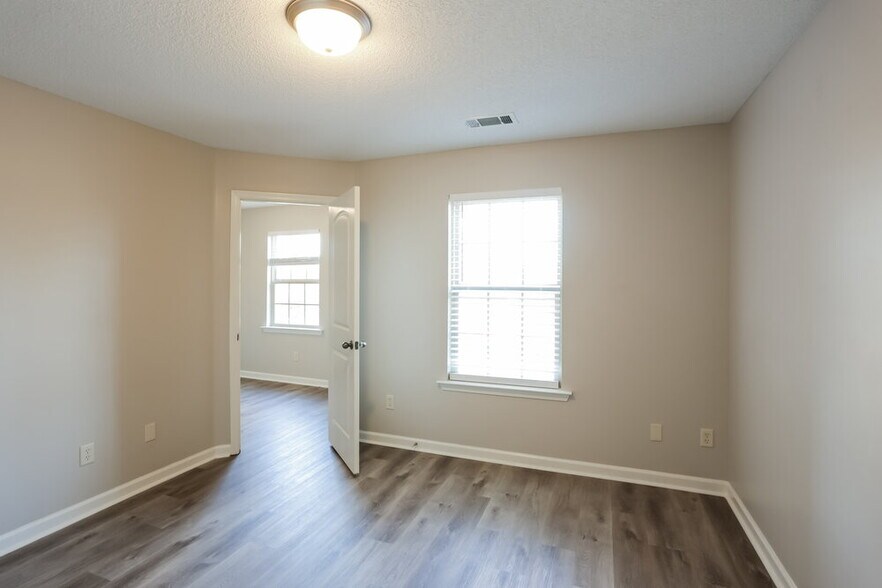 Building Photo - 7562 Kilday Cove