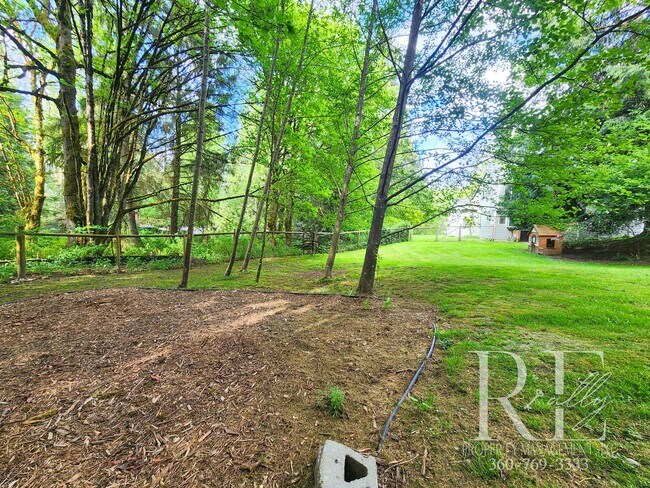 Building Photo - Forest-Edged Retreat with Pasture Access –...