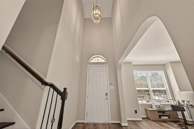 Building Photo - 15707 Braemar Cove Dr