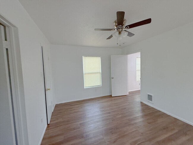 Building Photo - Spacious 1 Bedroom Apartment in Lubbock!