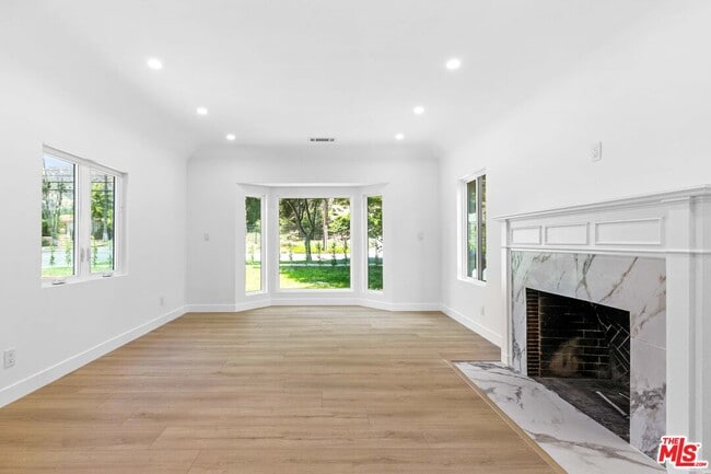 Building Photo - 1722 Bel Aire Dr