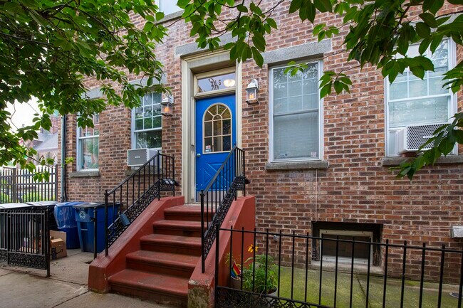 Primary Photo - 345 7th St