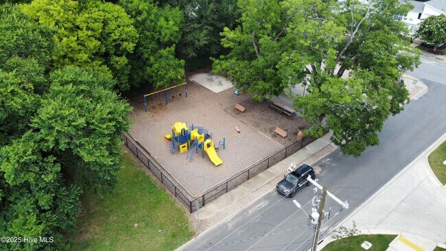 Building Photo - 1251 Shaw View Aly