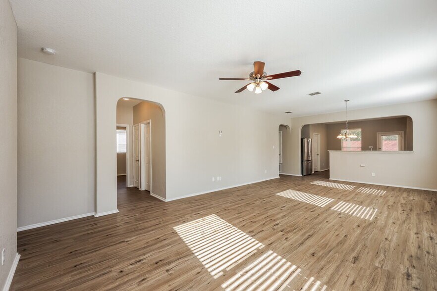 Building Photo - 27330 Wrought Iron