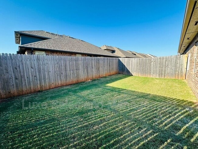 Building Photo - 2116 Camino Del Plaza Ln