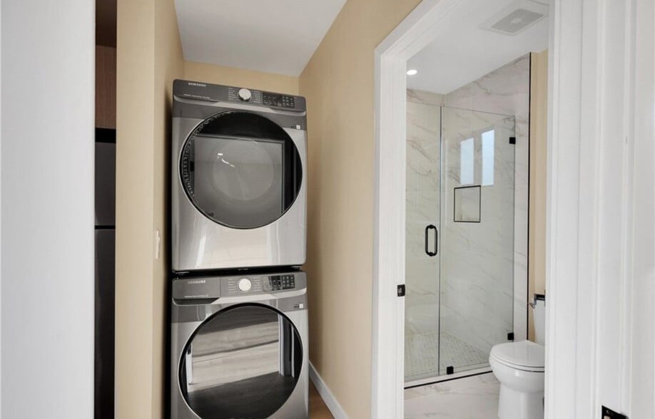 Building Photo - 10509 Dempsey Ave