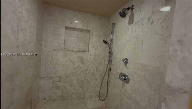 Building Photo - 2600 Island Blvd