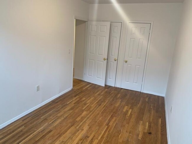 Building Photo - 2 bedroom in BRONX NY 10456