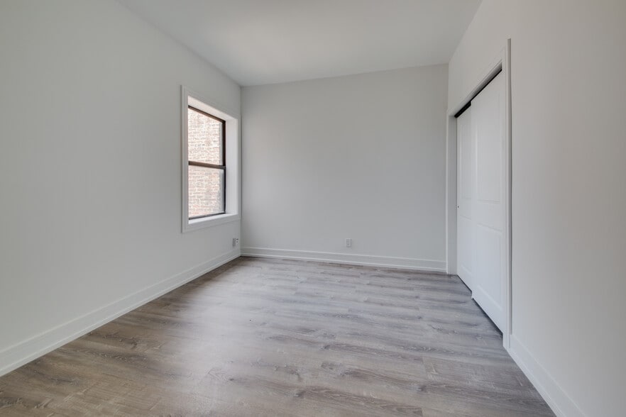 Building Photo - 3056 W Cortland St