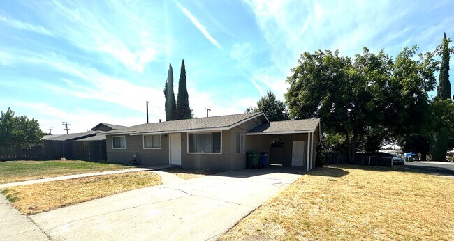 Building Photo - 525 Downing Ln