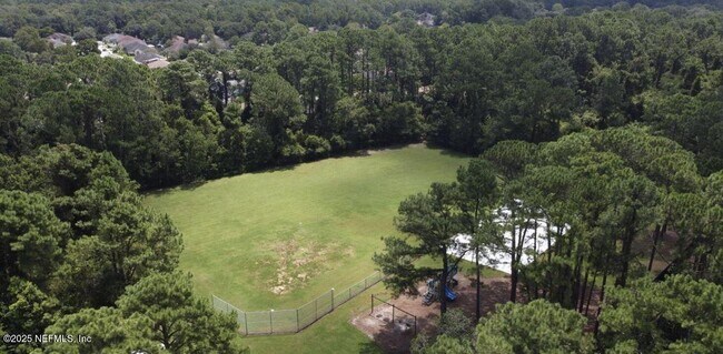 Building Photo - 1819 Ashmore Green Dr