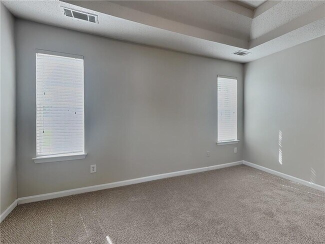 Building Photo - 205 Oak Terrace Dr