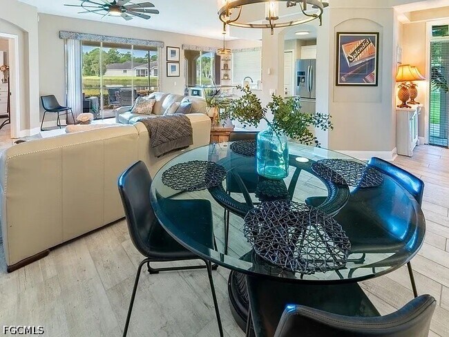 Building Photo - 23084 Lone Oak Dr