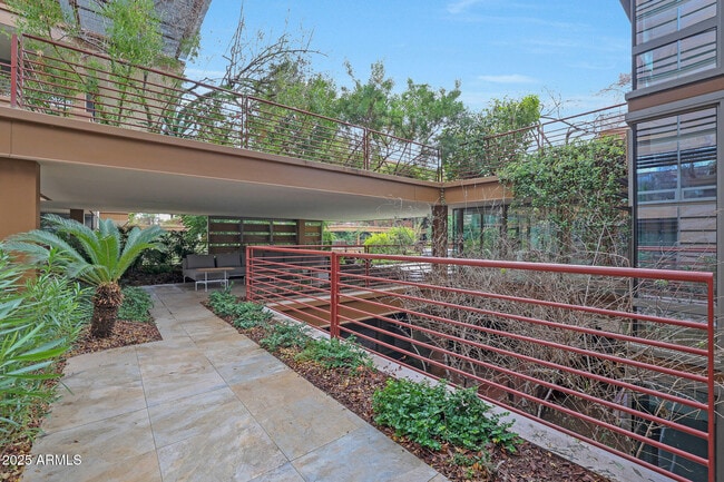 Building Photo - 7151 E Rancho Vista Dr