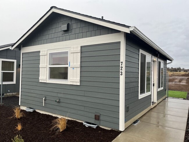 Building Photo - Newly Constructed ADU in Madras