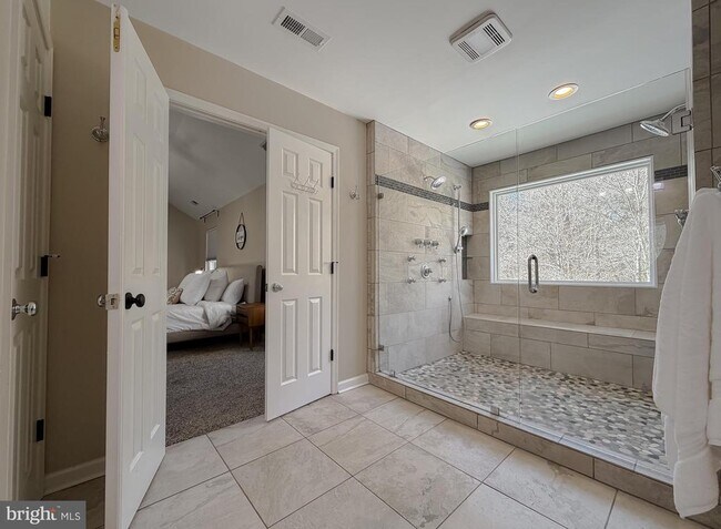 Building Photo - 23185 Pembrook Dr