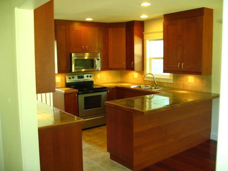 Kitchen with Bar - 2575 6th Ave W