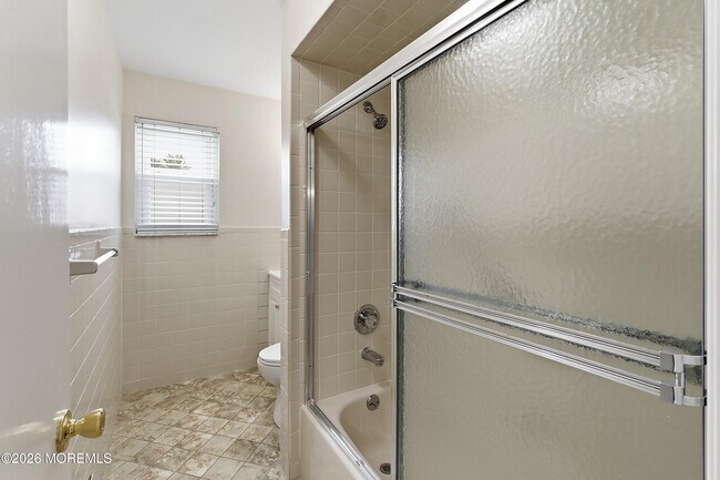 Building Photo - 1201 Normandy Ct