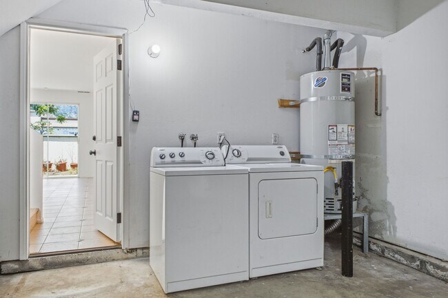Building Photo - Stylish 3-Bedroom Home with Mountain Views & Attached 2-Car Garage