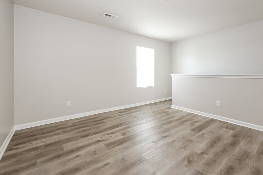 Building Photo - 117 Ashmore Dr