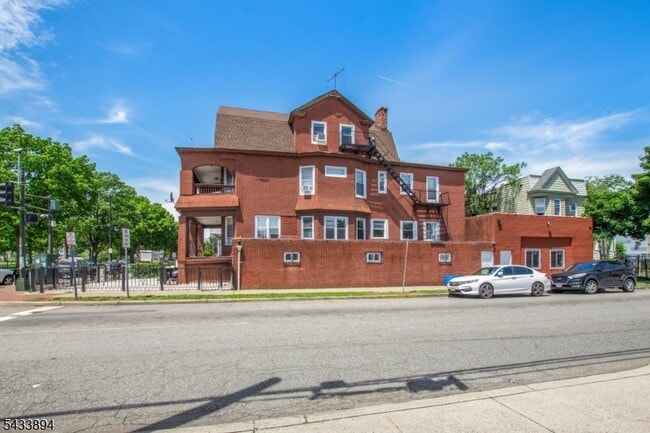 Building Photo - 79 Central Ave