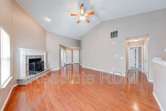 Building Photo - 2665 Foxbriar Pl
