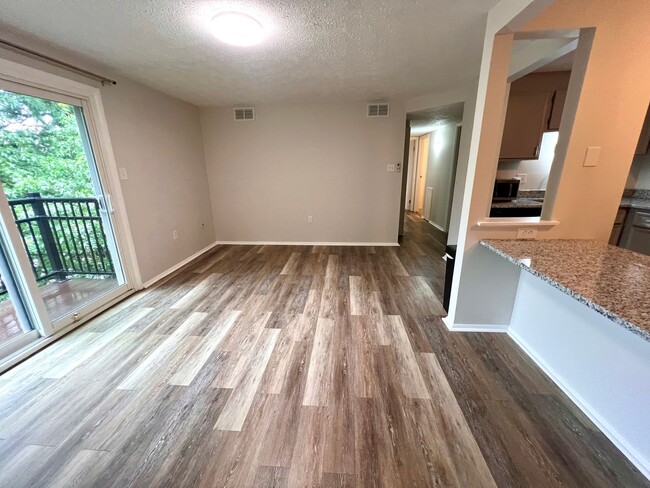 Building Photo - Hopewell - 2 Bedroom 1 Bathroom - Updated ...