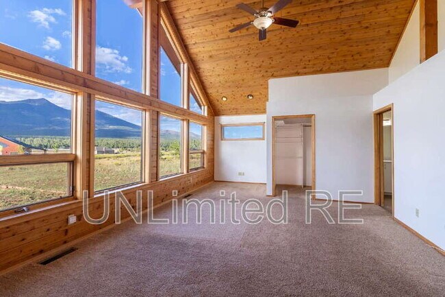 Building Photo - 6600 W Suzette Ln