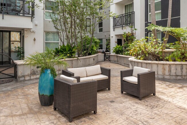 Building Photo - Light and Bright East Village 2 Bedroom at...