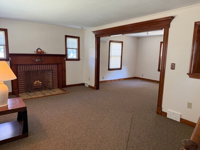 Building Photo - 120 Pansy Rd