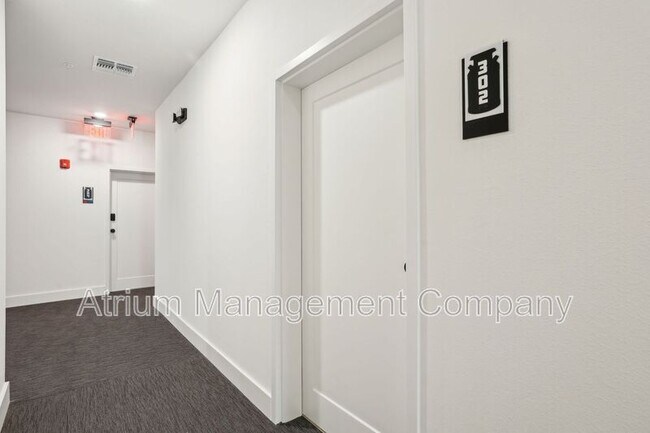Building Photo - 221 S Bumby Ave