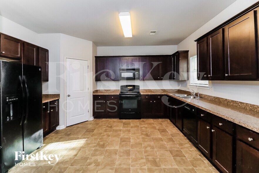 Building Photo - 466 Grenier Terrace NE