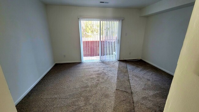 Building Photo - 2619 Wayside Dr