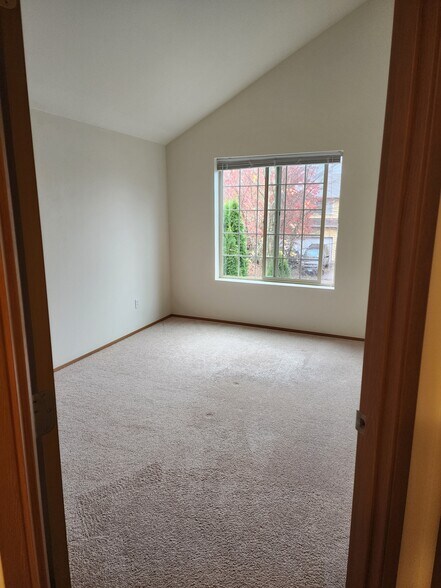 Building Photo - 2732 Hidden Springs Loop SE